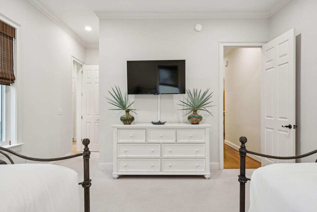 Image 34 of property listing at 5 E Beachwood, Isle Of Palms, SC 29451