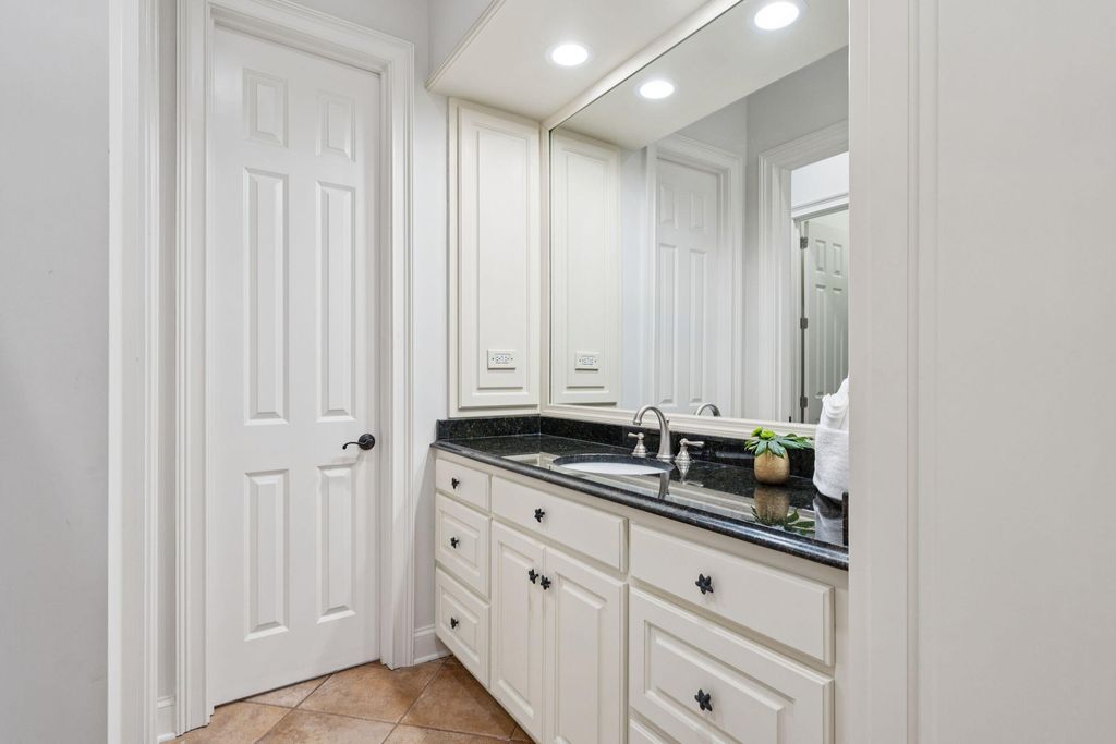 Image 35 of property listing at 5 E Beachwood, Isle Of Palms, SC 29451