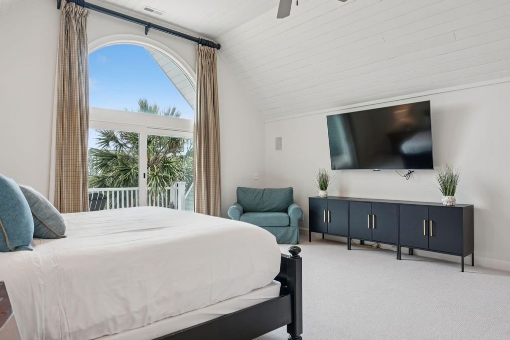 Image 42 of property listing at 5 E Beachwood, Isle Of Palms, SC 29451