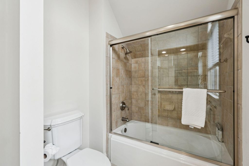 Image 49 of property listing at 5 E Beachwood, Isle Of Palms, SC 29451