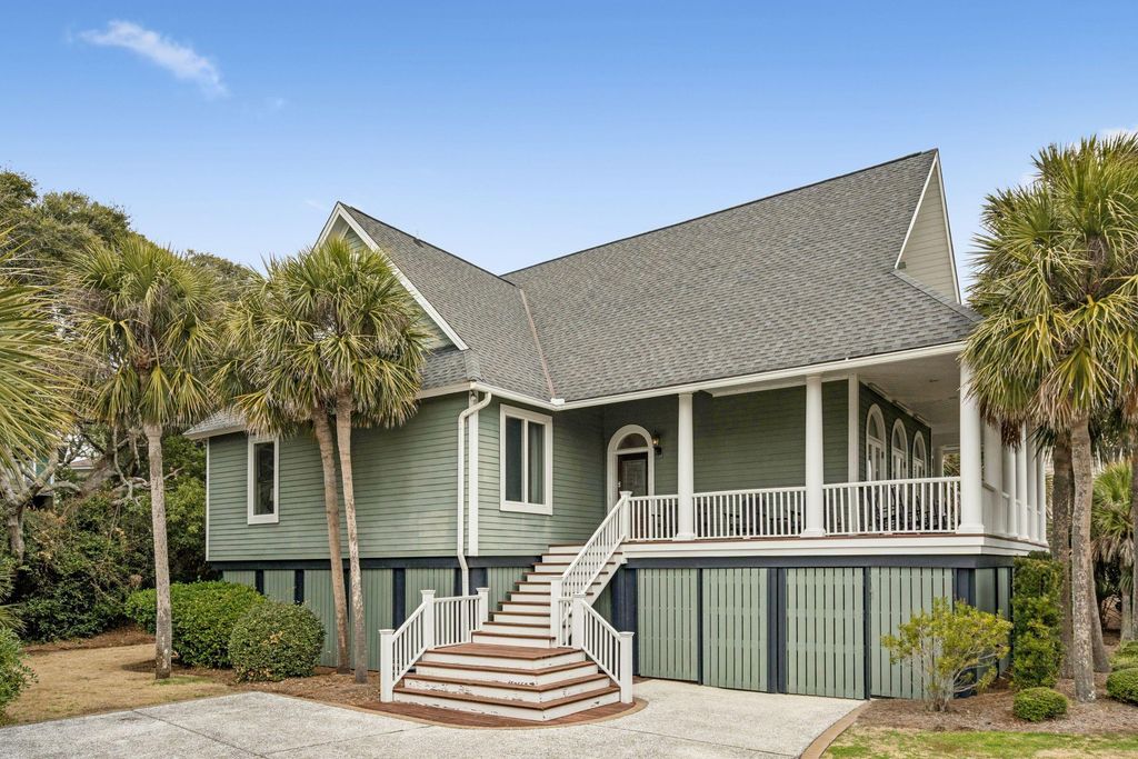 Image 5 of property listing at 5 E Beachwood, Isle Of Palms, SC 29451