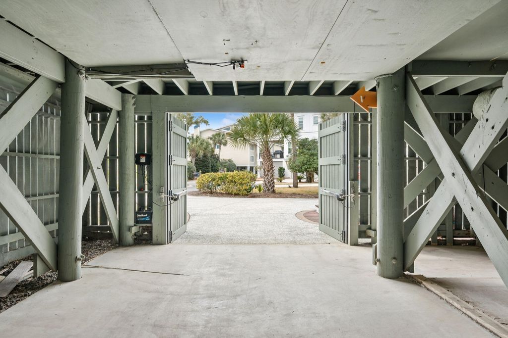 Image 52 of property listing at 5 E Beachwood, Isle Of Palms, SC 29451