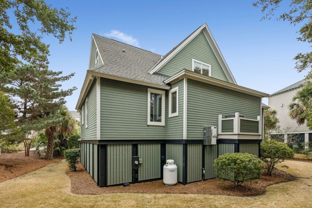 Image 53 of property listing at 5 E Beachwood, Isle Of Palms, SC 29451