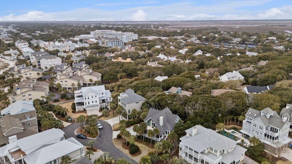 Image 57 of property listing at 5 E Beachwood, Isle Of Palms, SC 29451