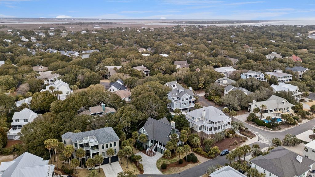 Image 59 of property listing at 5 E Beachwood, Isle Of Palms, SC 29451
