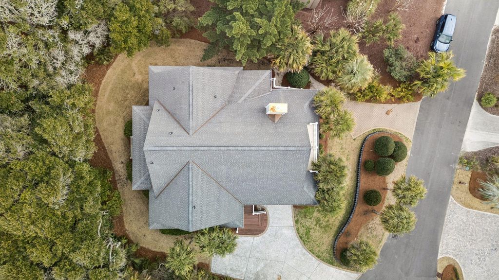 Image 62 of property listing at 5 E Beachwood, Isle Of Palms, SC 29451