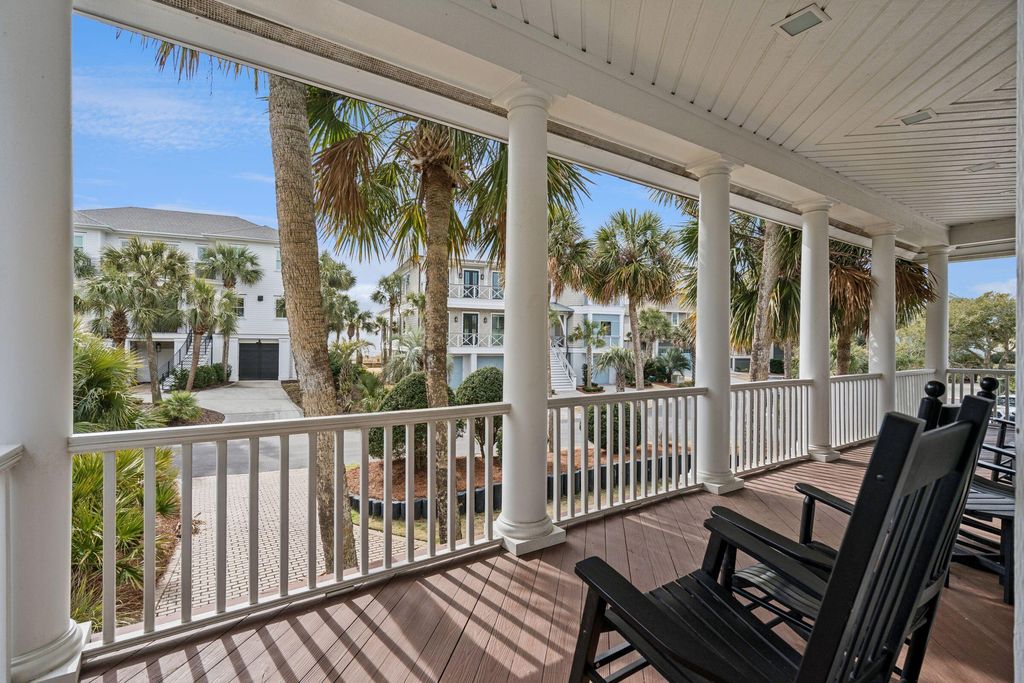 Image 9 of property listing at 5 E Beachwood, Isle Of Palms, SC 29451