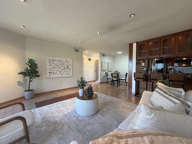 5706 Baltimore Dr 350, La Mesa, CA 91942