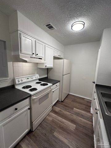 7002 Lanier Dr 2, Pensacola, FL 32504