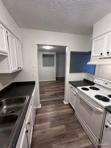 7002 Lanier Dr 2, Pensacola, FL 32504