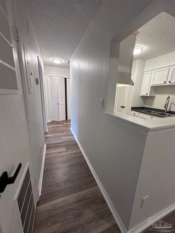 7002 Lanier Dr 2, Pensacola, FL 32504