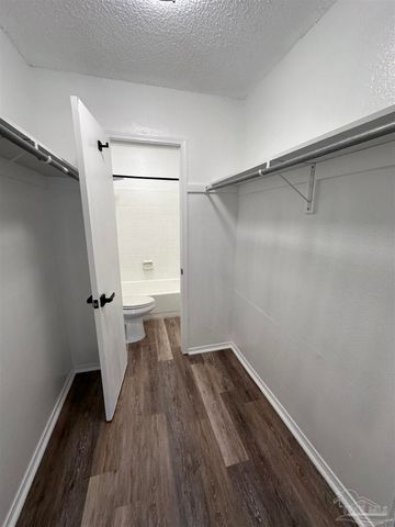 7002 Lanier Dr 2, Pensacola, FL 32504