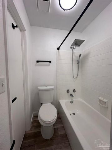 7002 Lanier Dr 2, Pensacola, FL 32504