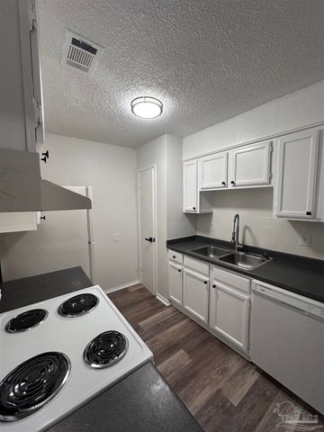 7002 Lanier Dr 2, Pensacola, FL 32504