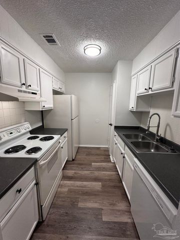 7002 Lanier Dr 2, Pensacola, FL 32504