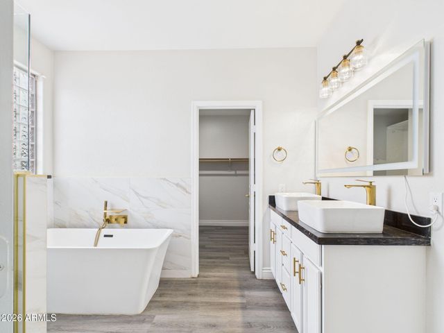 6917 W SHUMWAY FARM Road, Laveen, AZ 85339