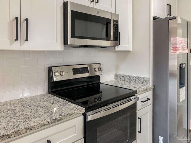 440 Hancock Ln B, Pensacola, FL 32503