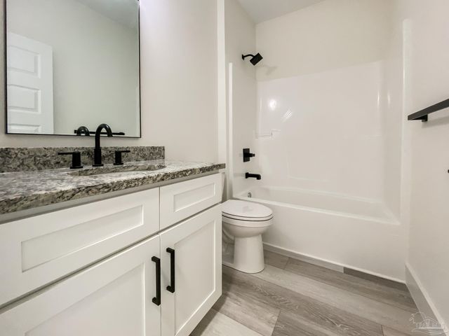 440 Hancock Ln B, Pensacola, FL 32503