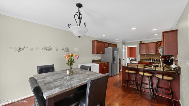 10520 Providence Dr, Louisville, KY 40291