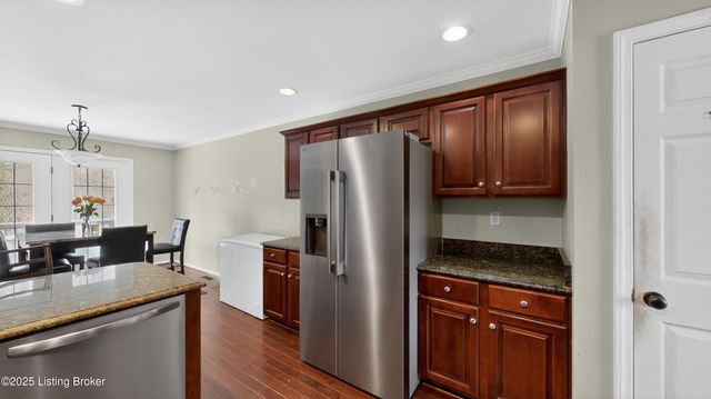 10520 Providence Dr, Louisville, KY 40291