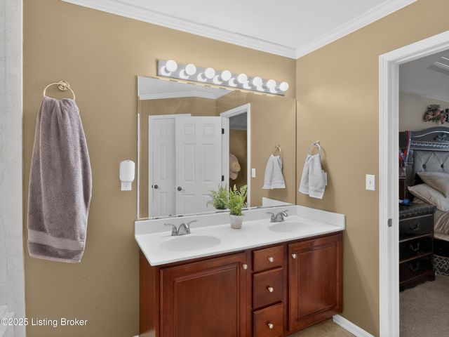 10520 Providence Dr, Louisville, KY 40291