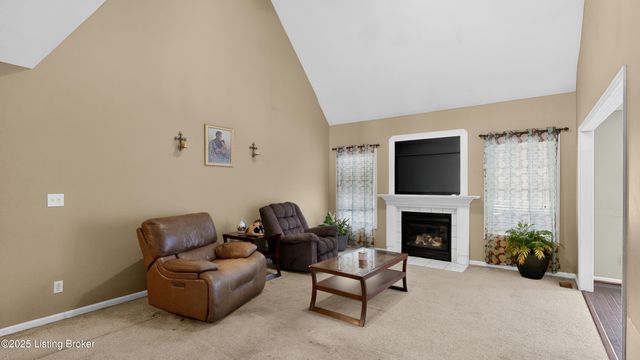 10520 Providence Dr, Louisville, KY 40291