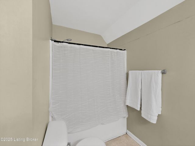 10520 Providence Dr, Louisville, KY 40291