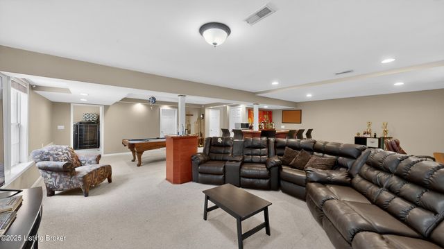 10520 Providence Dr, Louisville, KY 40291