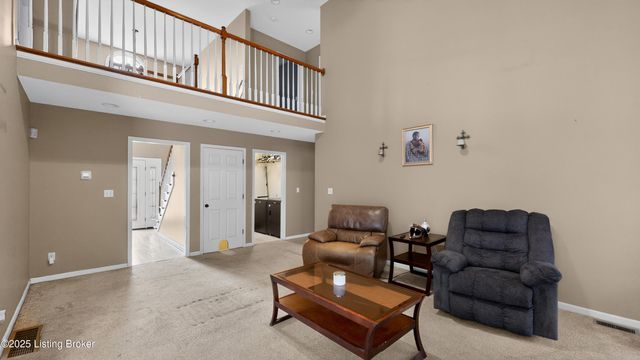 10520 Providence Dr, Louisville, KY 40291