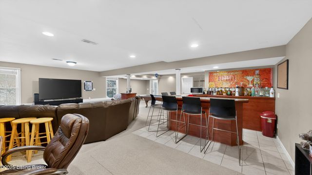 10520 Providence Dr, Louisville, KY 40291