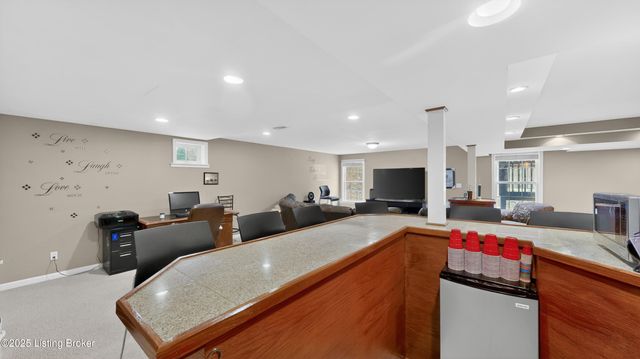 10520 Providence Dr, Louisville, KY 40291