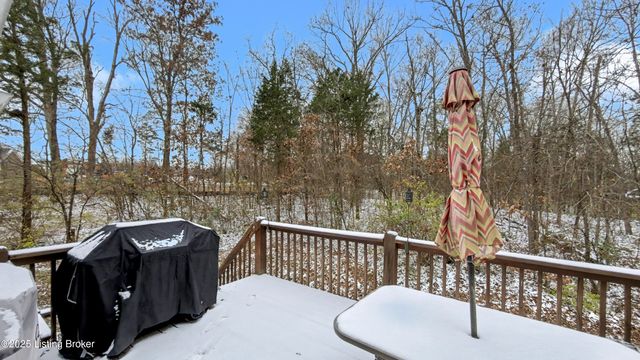 10520 Providence Dr, Louisville, KY 40291