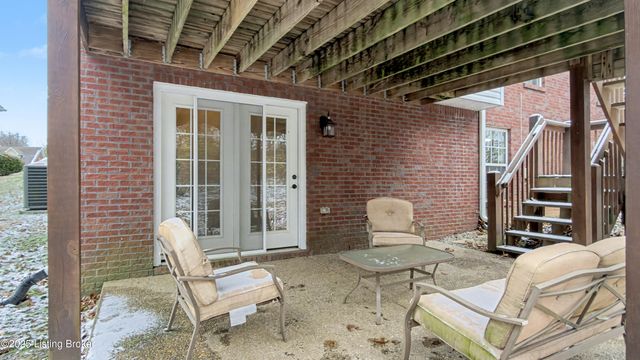 10520 Providence Dr, Louisville, KY 40291