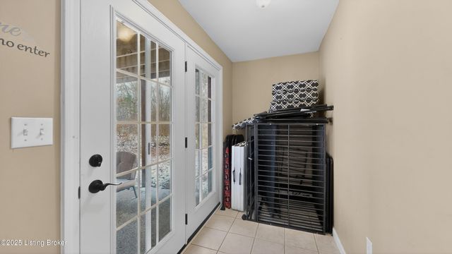 10520 Providence Dr, Louisville, KY 40291