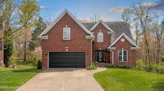 10520 Providence Dr, Louisville, KY 40291