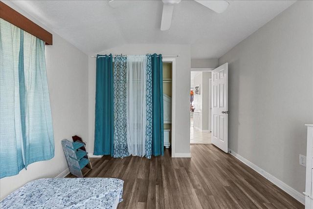 711 10th Street, Dickinson, TX 77539