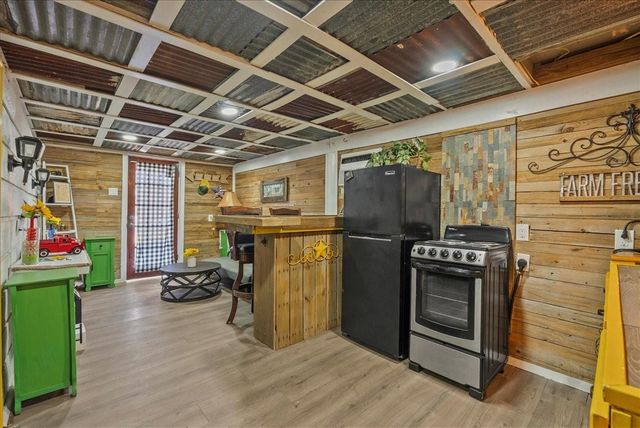 711 10th Street, Dickinson, TX 77539