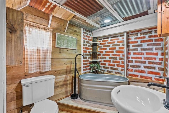 711 10th Street, Dickinson, TX 77539