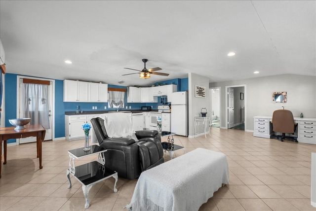 711 10th Street, Dickinson, TX 77539