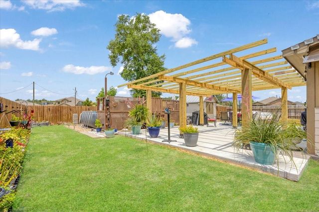 1685 County Road 5102, Cleveland, TX 77327