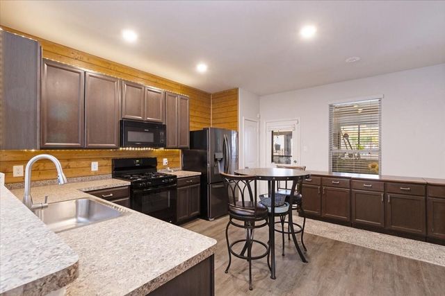 1685 County Road 5102, Cleveland, TX 77327