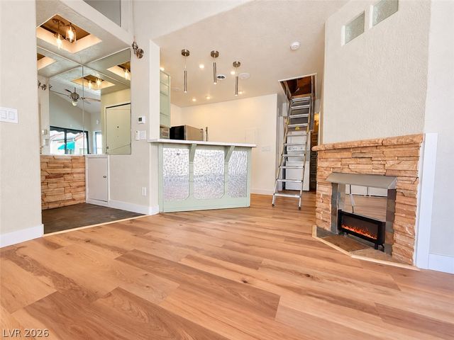 440 Elm Drive 204, Las Vegas, NV 89169