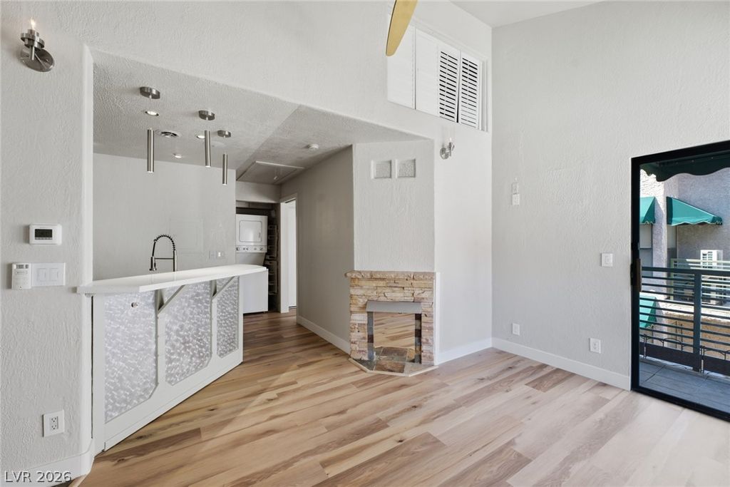 440 Elm Drive 204, Las Vegas, NV 89169 — photo 5