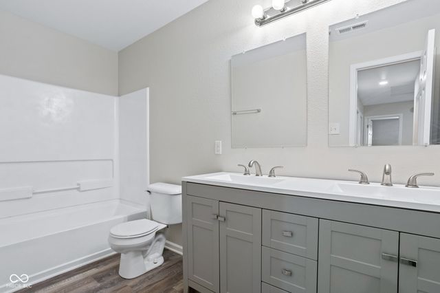 476 Bourneside Drive, Greenfield, IN 46140