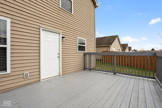 476 Bourneside Drive, Greenfield, IN 46140