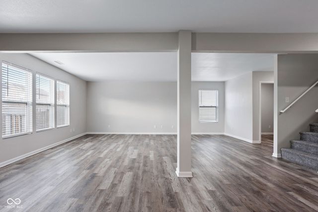 476 Bourneside Drive, Greenfield, IN 46140