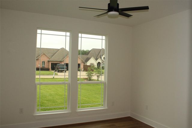 109 Gadwall Drive, Clute, TX 77531