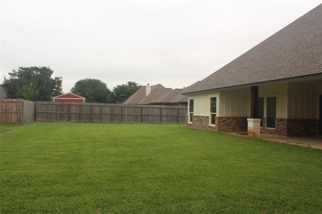 109 Gadwall Drive, Clute, TX 77531