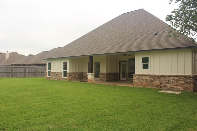 109 Gadwall Drive, Clute, TX 77531