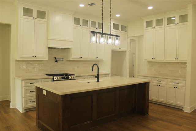 109 Gadwall Drive, Clute, TX 77531